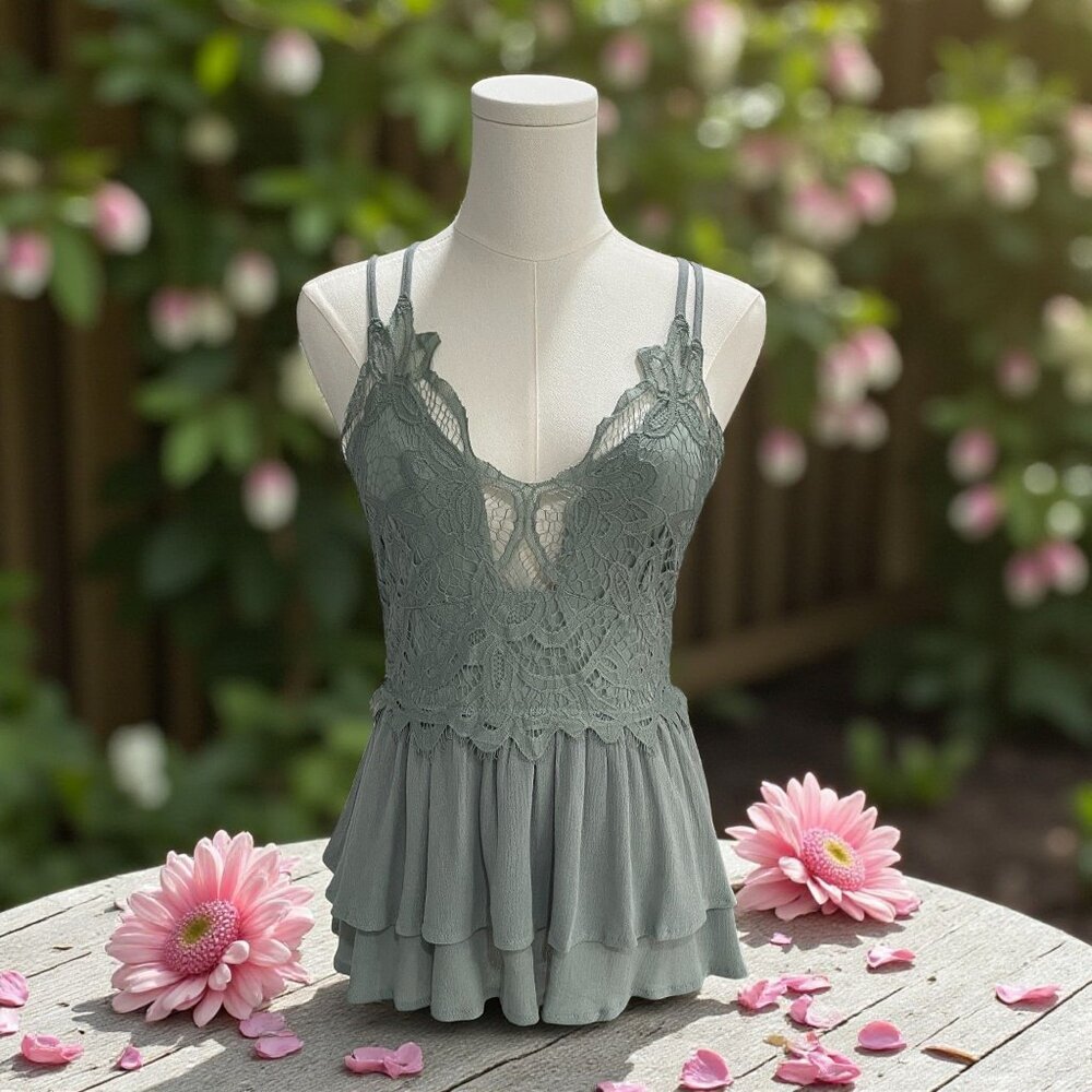 Entro Sage Green Lace Peplum Tank Top Medium Fairycore Cottagecore Romantic‎ NWT